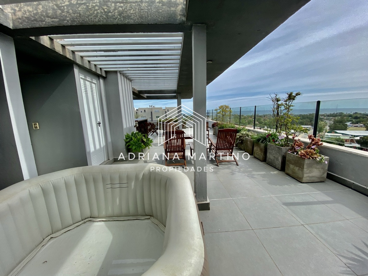 Apartamento ID.69426 - Excelente Pent House con hermosa vista al mar y espectacular terraza con yacuzzi.