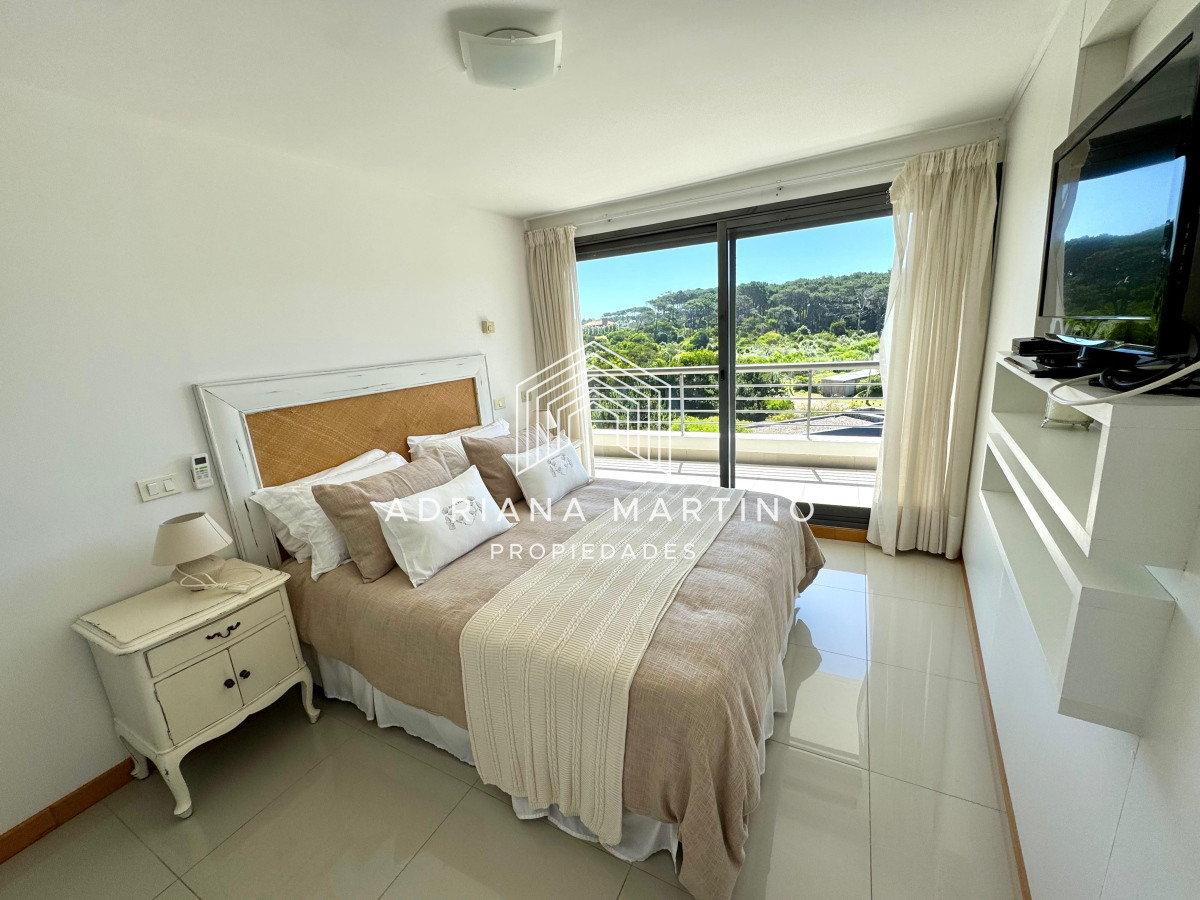 Apartamento ID.71107 - Excelente penthouse duplex en primera línea playa brava 