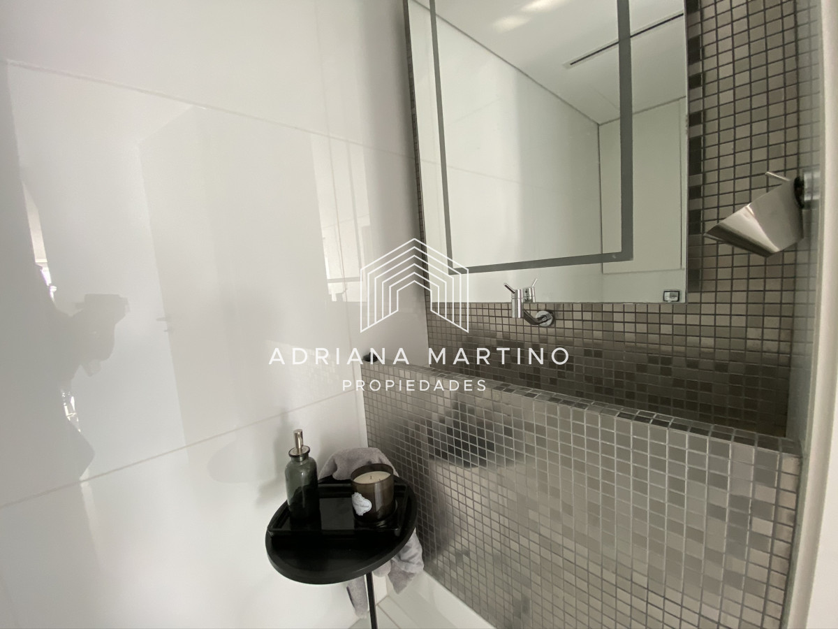 Apartamento ID.37018 - Lujoso Penthouse ubicado frente al mar en la Brava. 