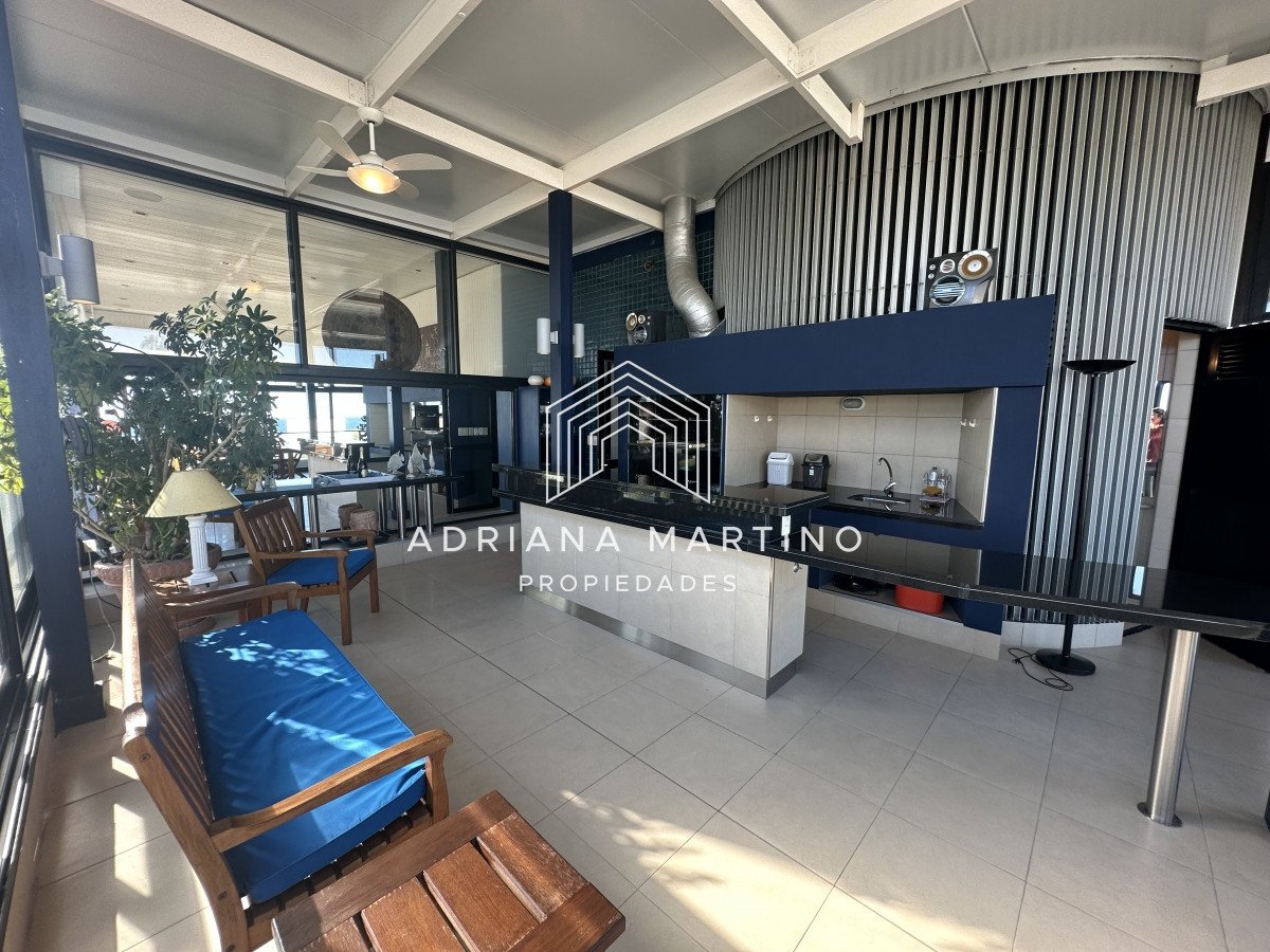 Apartamento ID.70421 - Hermosa y amplia unidad de lujo en el Puerto de Punta del Este