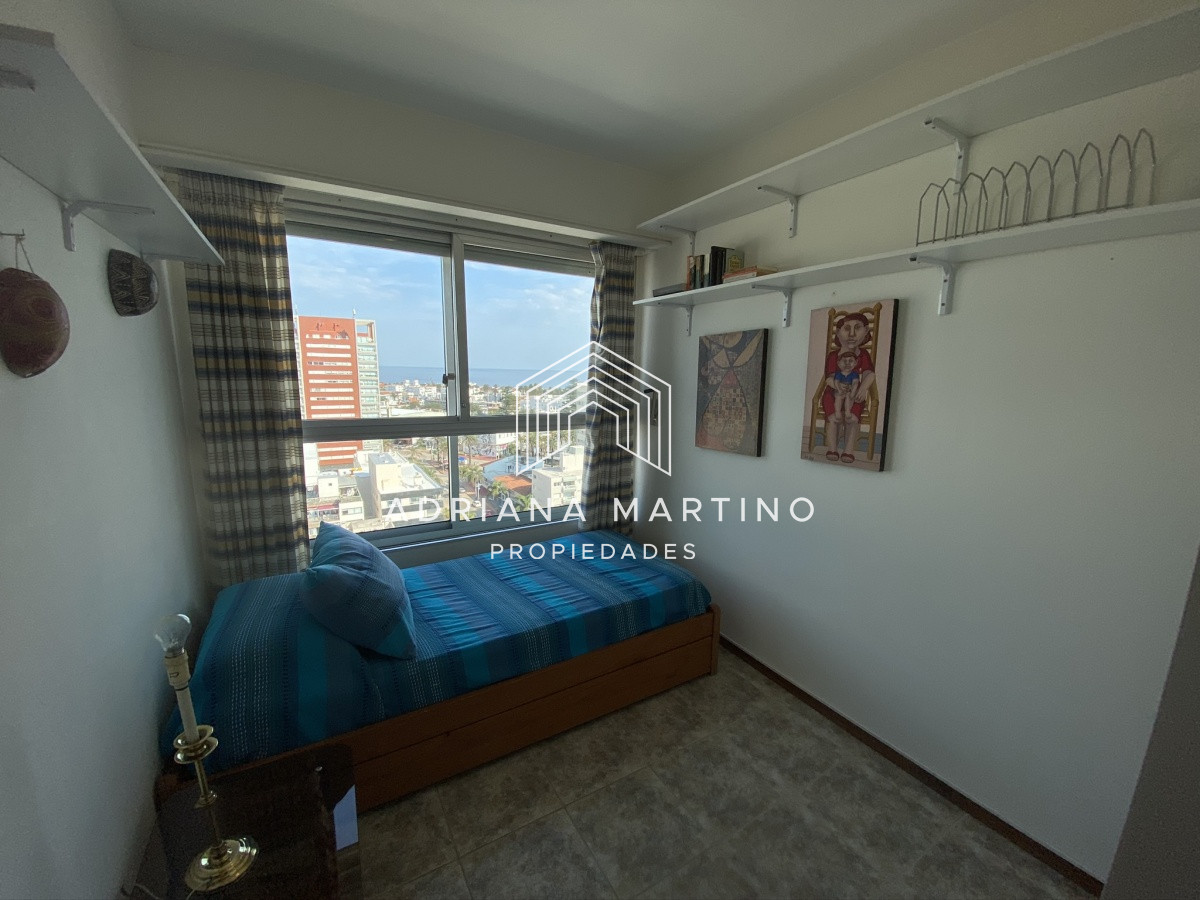 Apartamento ID.37016 - Hermoso y muy confortable apartamento en península con excelente vista al mar.