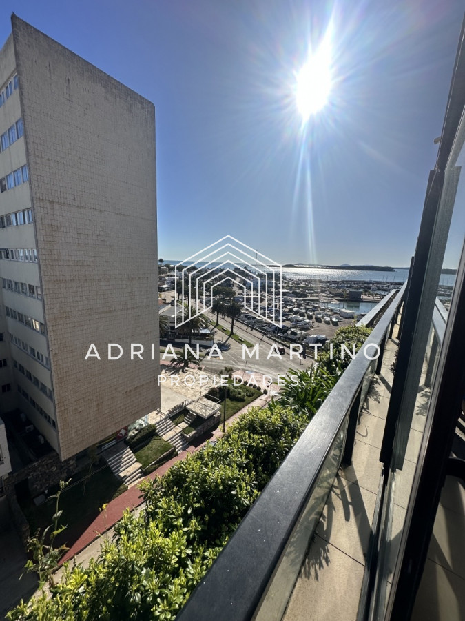 Apartamento ID.70421 - Hermosa y amplia unidad de lujo en el Puerto de Punta del Este