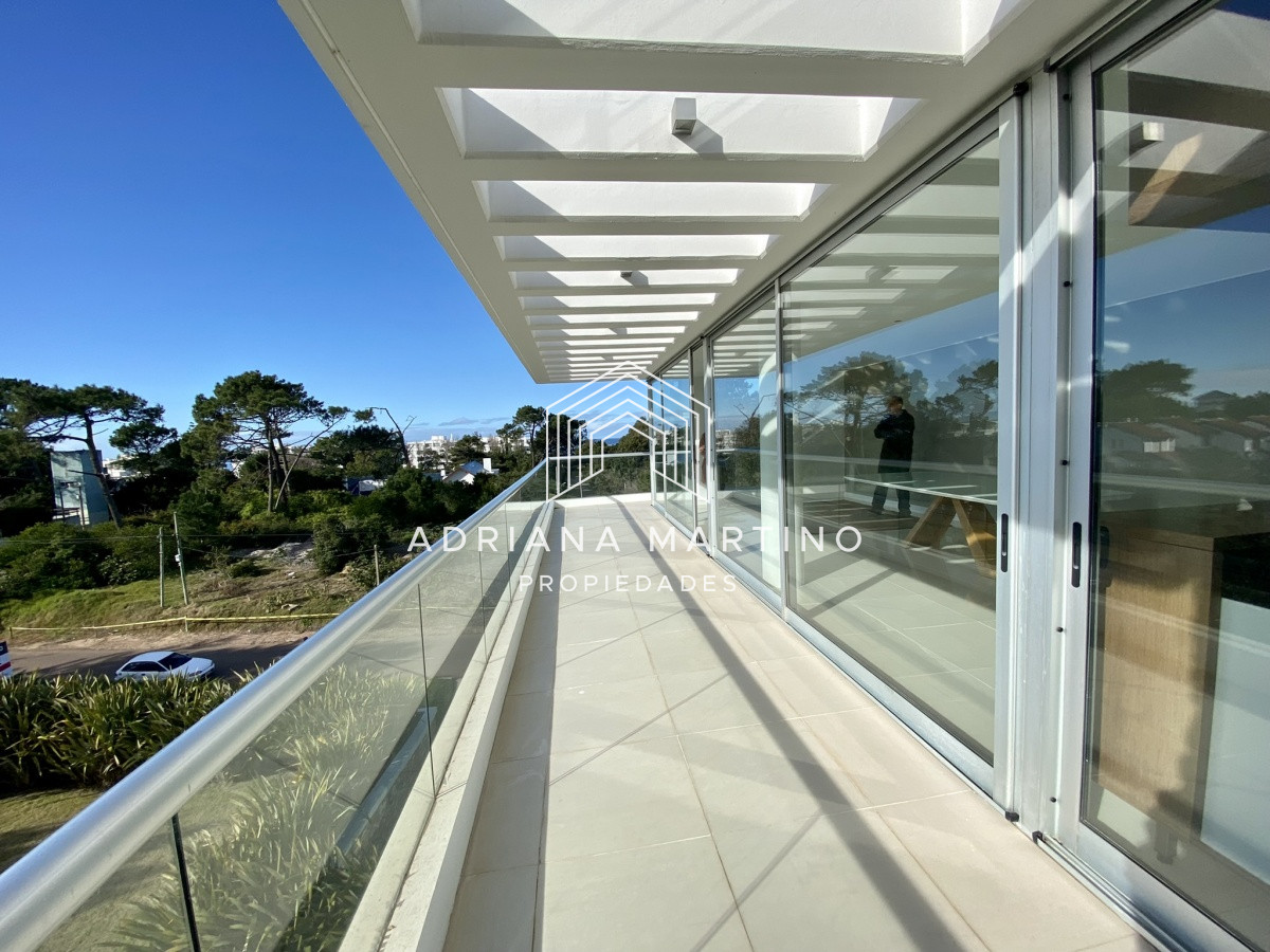 Apartamento ID.69818 - Excelente Penthouse con piscina climatizada privada en Playa Brava 
