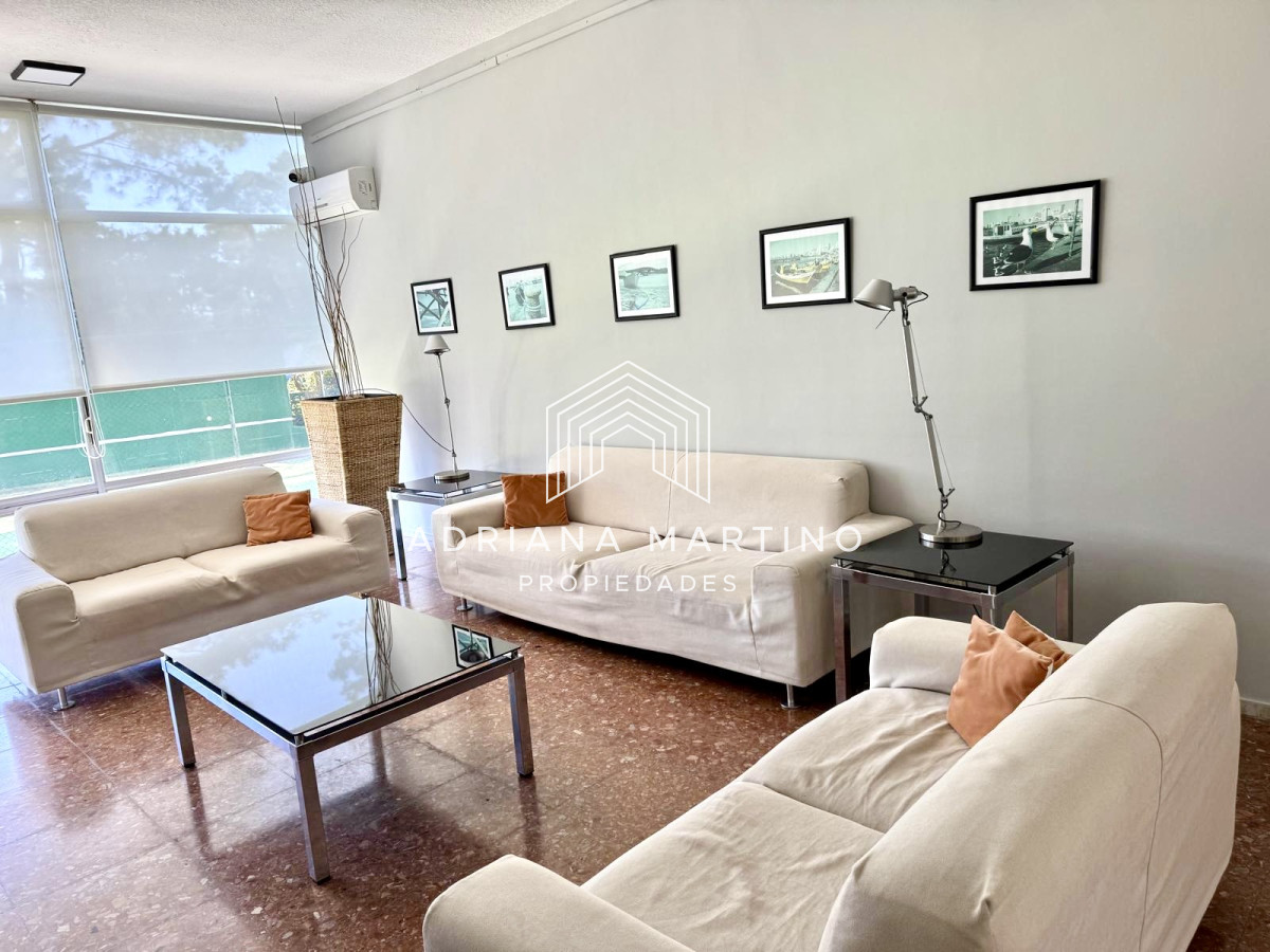 Apartamento ID.71488 - Apartamento en Venta – Punta del Este, Av. Roosevelt