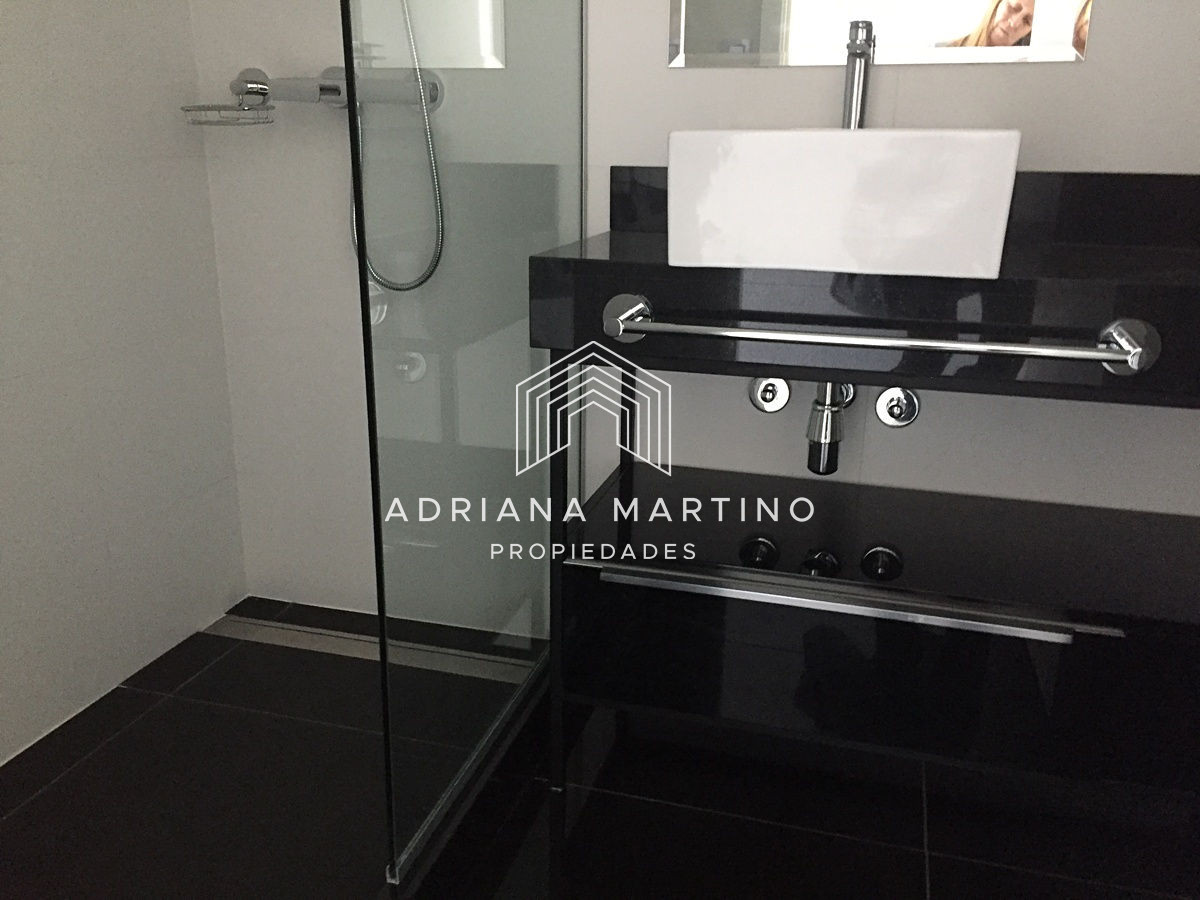 Apartamento ID.36945 - Hermoso apartamento ubicado en avenida Chiverta-Punta del Este.