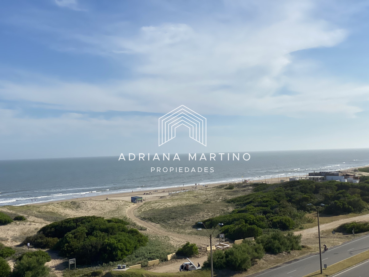 Apartamento ID.37018 - Lujoso Penthouse ubicado frente al mar en la Brava. 