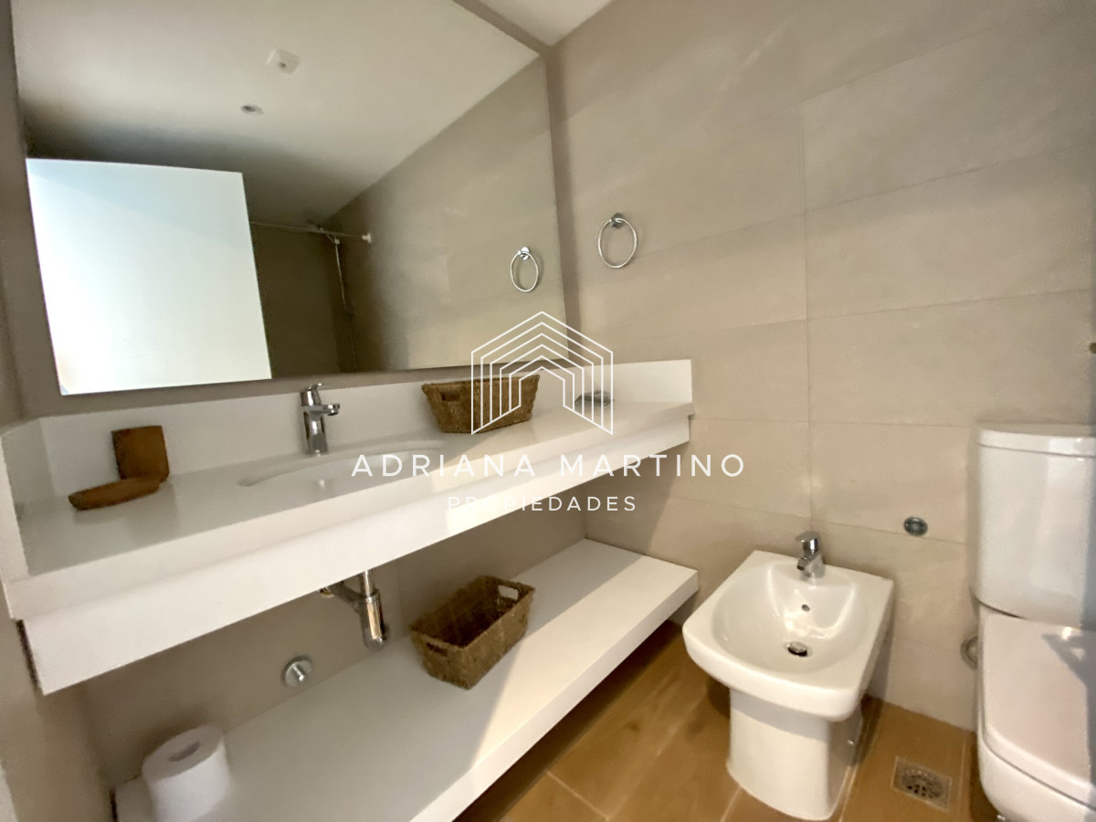 Apartamento ID.70273 - Excelente apartamento en venta primera línea playa brava 