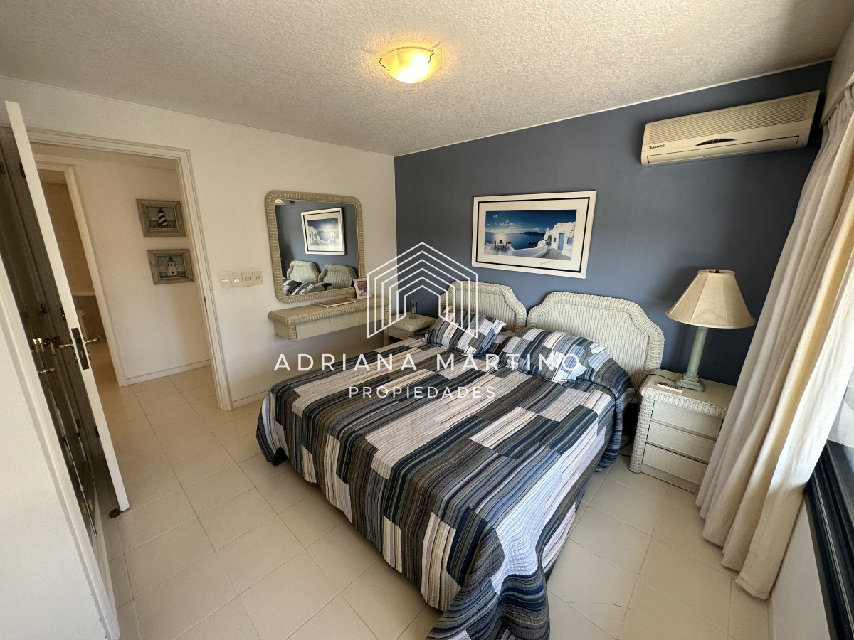 Apartamento ID.70421 - Hermosa y amplia unidad de lujo en el Puerto de Punta del Este