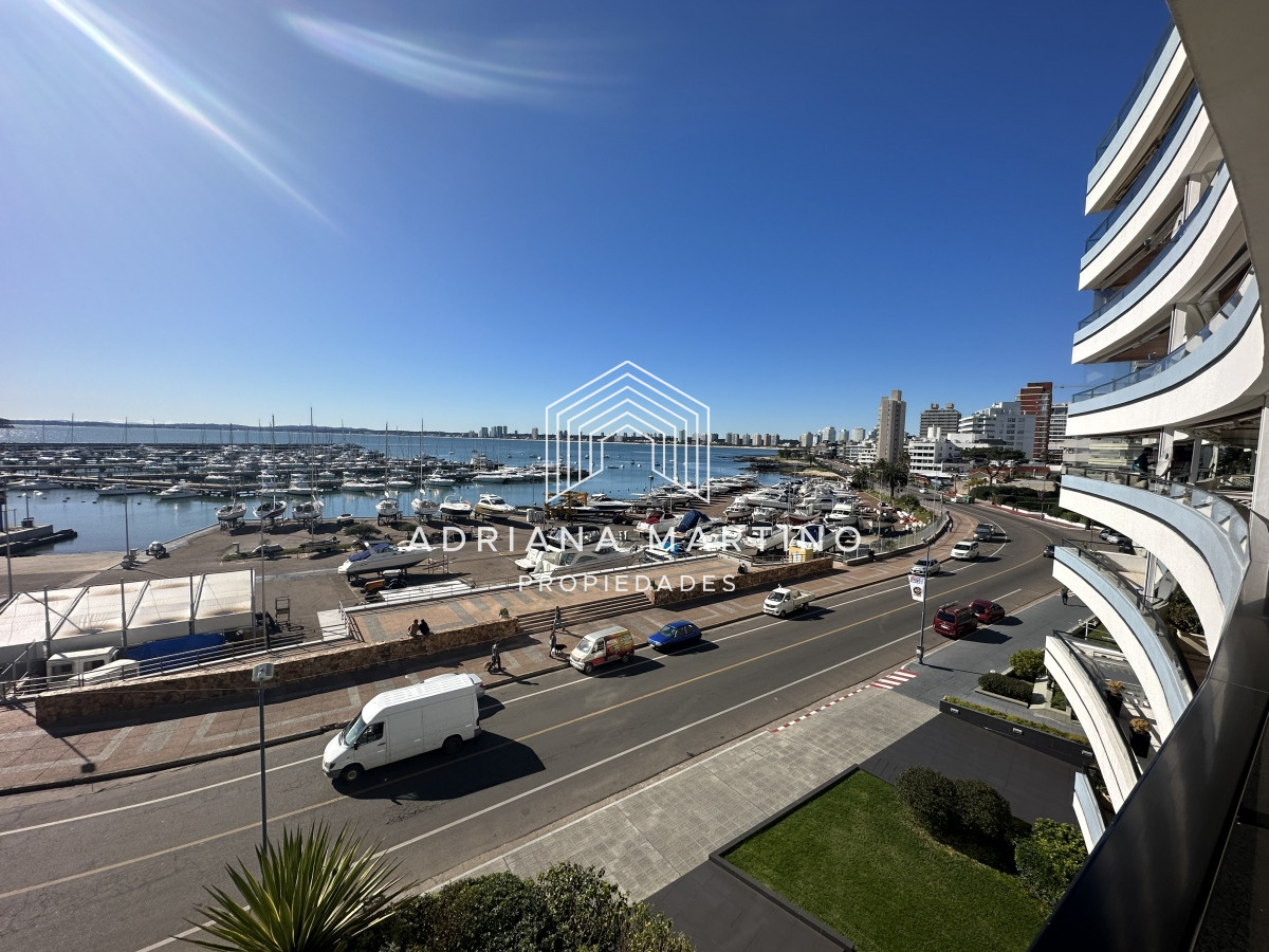 Apartamento ID.70421 - Hermosa y amplia unidad de lujo en el Puerto de Punta del Este