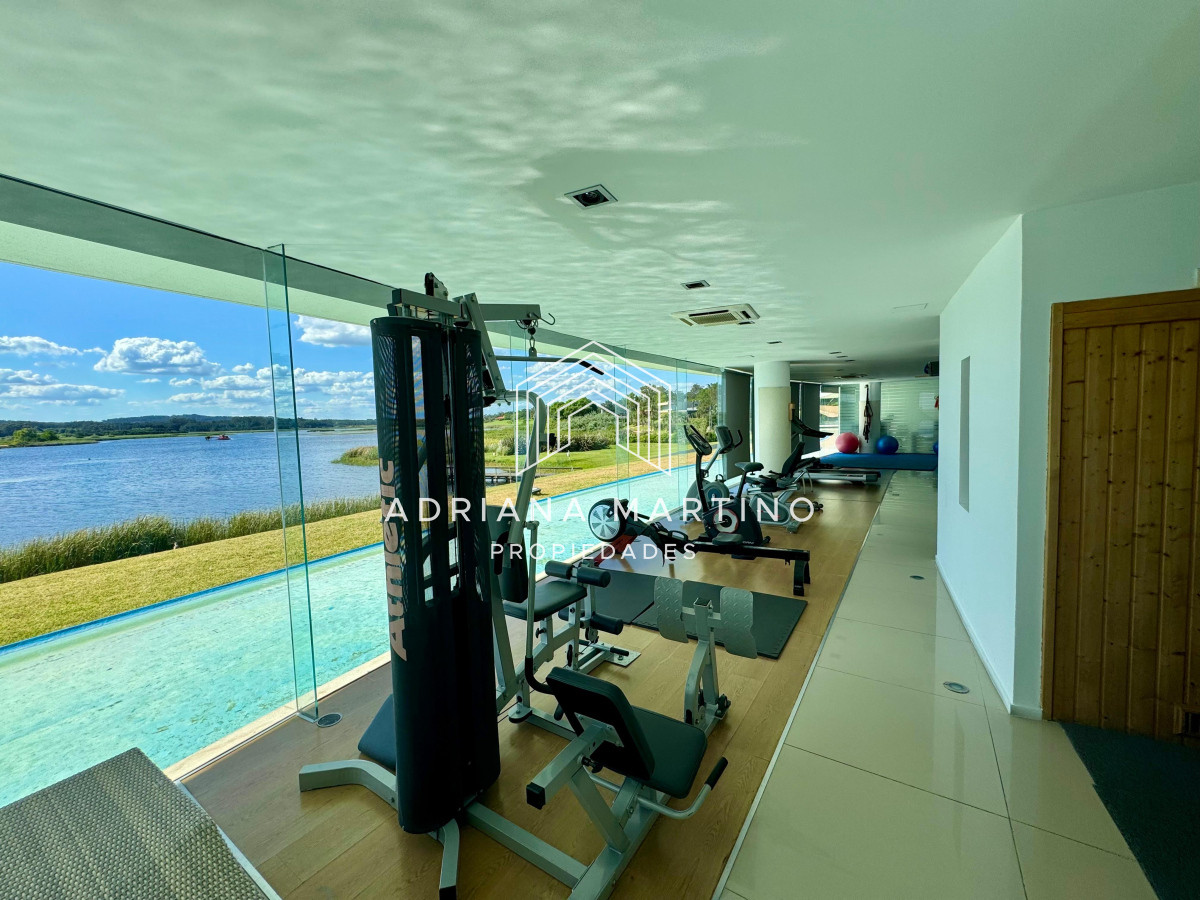 Apartamento ID.67231 - Espectacular Pent House en mansa con vista a la laguna.