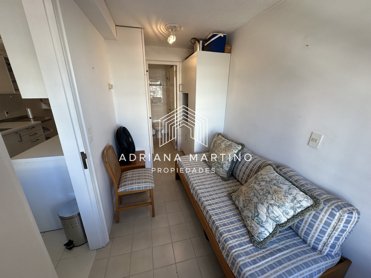 Apartamento ID.70421 - Hermosa y amplia unidad de lujo en el Puerto de Punta del Este