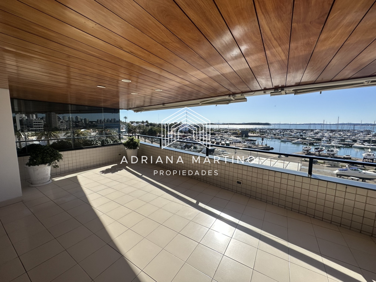 Apartamento ID.70421 - Hermosa y amplia unidad de lujo en el Puerto de Punta del Este
