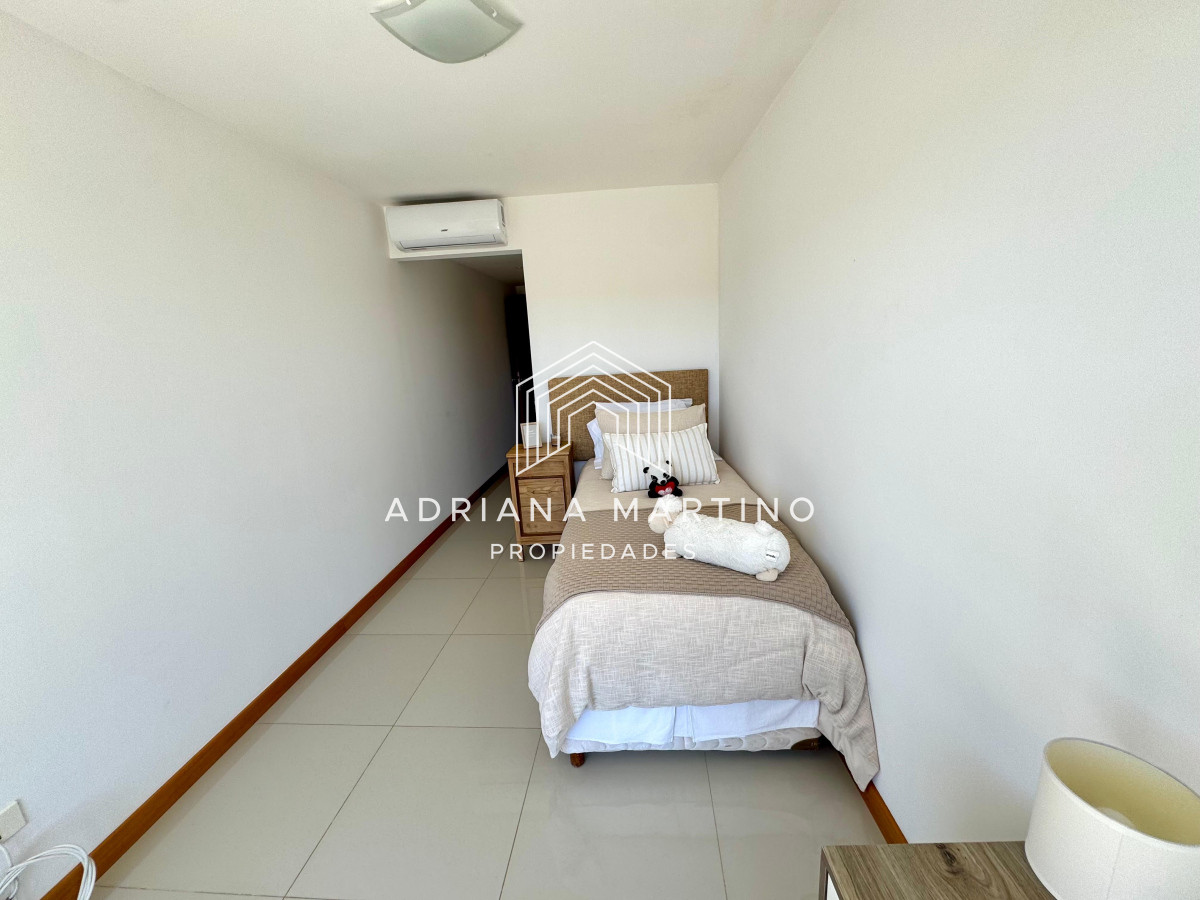 Apartamento ID.71107 - Excelente penthouse duplex en primera línea playa brava 