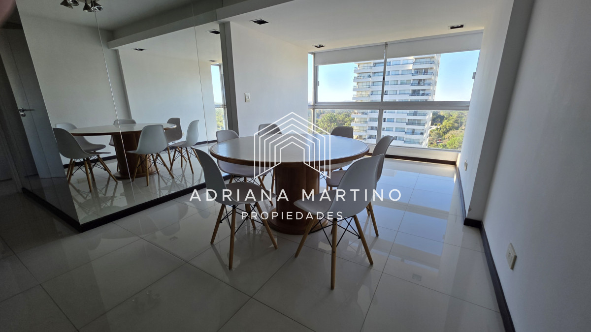 Apartamento ID.71713 - Amplio y luminoso Apto de 3 dormitorios, sobre Roosevelt