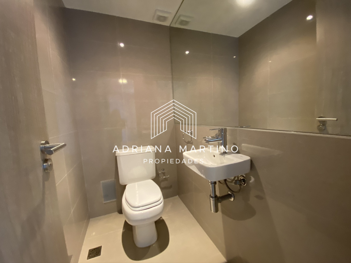 Apartamento ID.69144 - Excelente ubicación muy cerca del mar. Cómodo apartamento . Ambientes iluminados y amplios. 