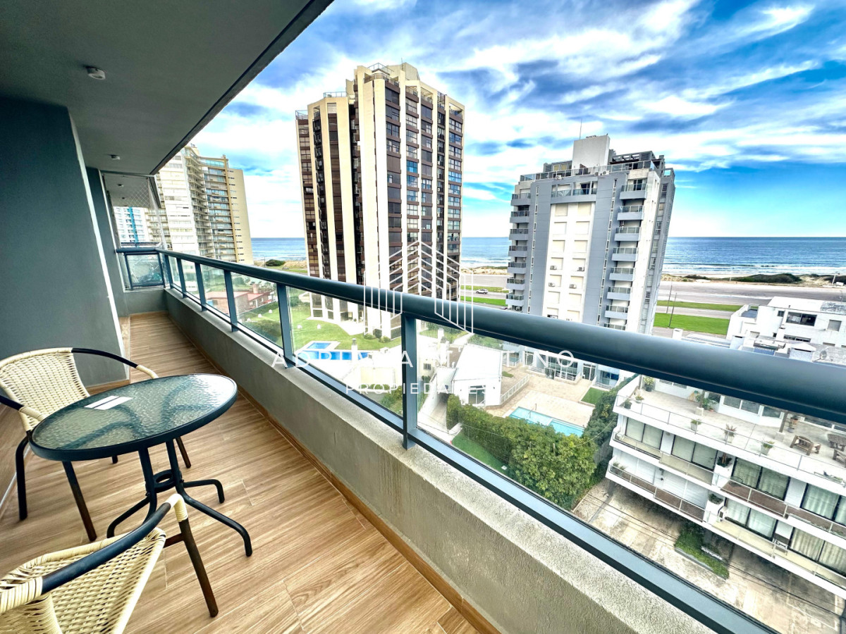 Apartamento ID.71695 - Moderno apartamento en venta en Playa Brava, a pasos del mar
