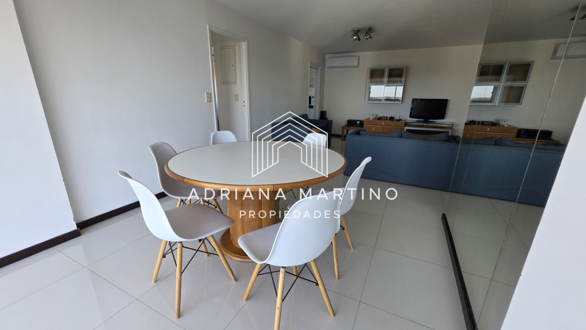 Apartamento ID.71713 - Amplio y luminoso Apto de 3 dormitorios, sobre Roosevelt