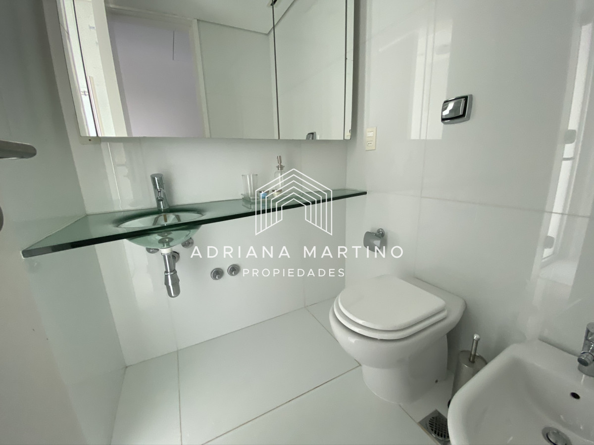 Apartamento ID.37018 - Lujoso Penthouse ubicado frente al mar en la Brava. 