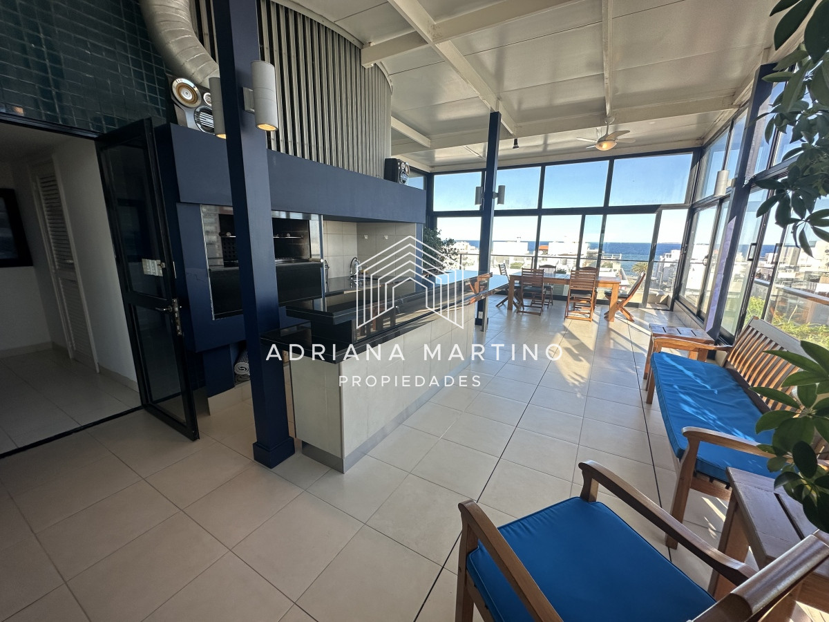 Apartamento ID.70421 - Hermosa y amplia unidad de lujo en el Puerto de Punta del Este