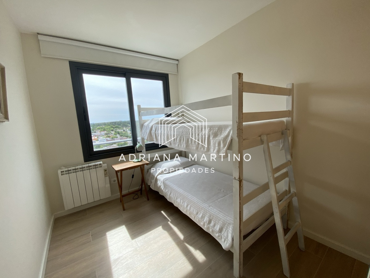 Apartamento ID.69426 - Excelente Pent House con hermosa vista al mar y espectacular terraza con yacuzzi.
