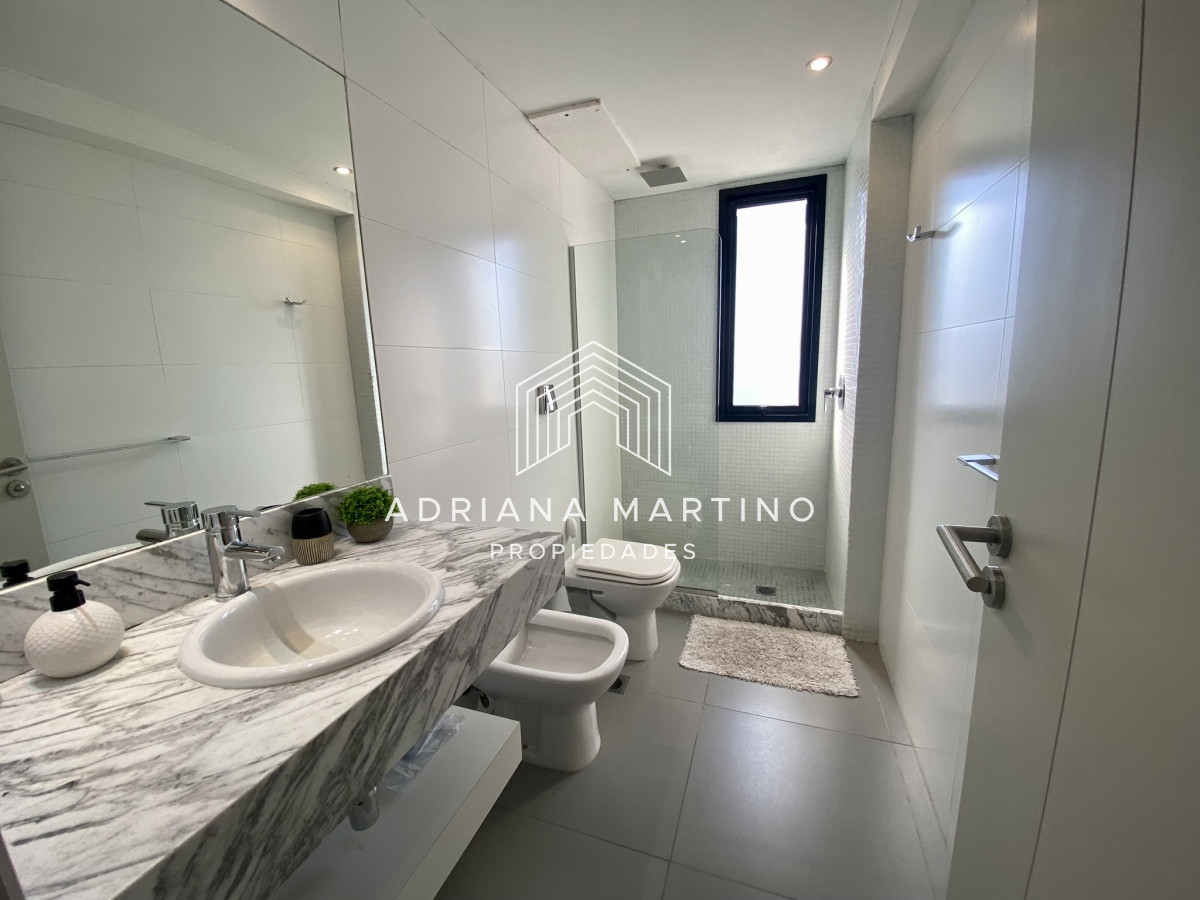 Apartamento ID.70186 - Brava muy cerca Del Mar edificio con servicios 