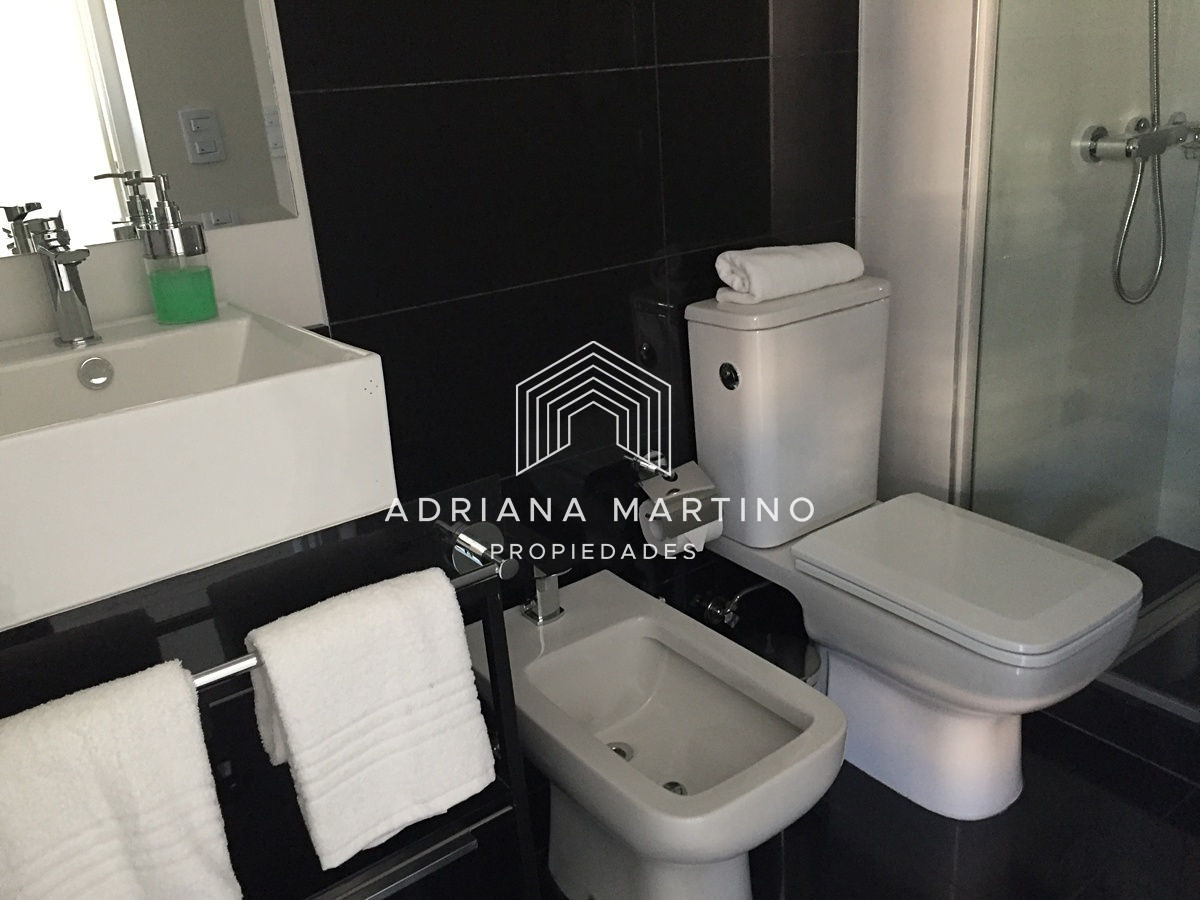 Apartamento ID.33199 - Hermoso apartamento sobre Av. Chiverta Punta del Este.