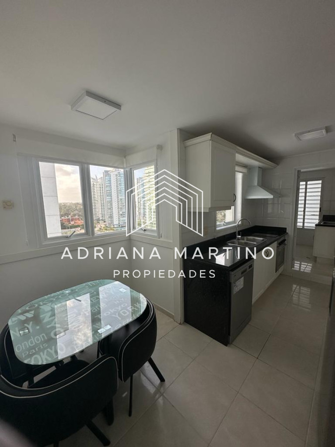 Apartamento ID.69357 - Hermoso y amplio apartamento en playa Mansa, Punta del Este!