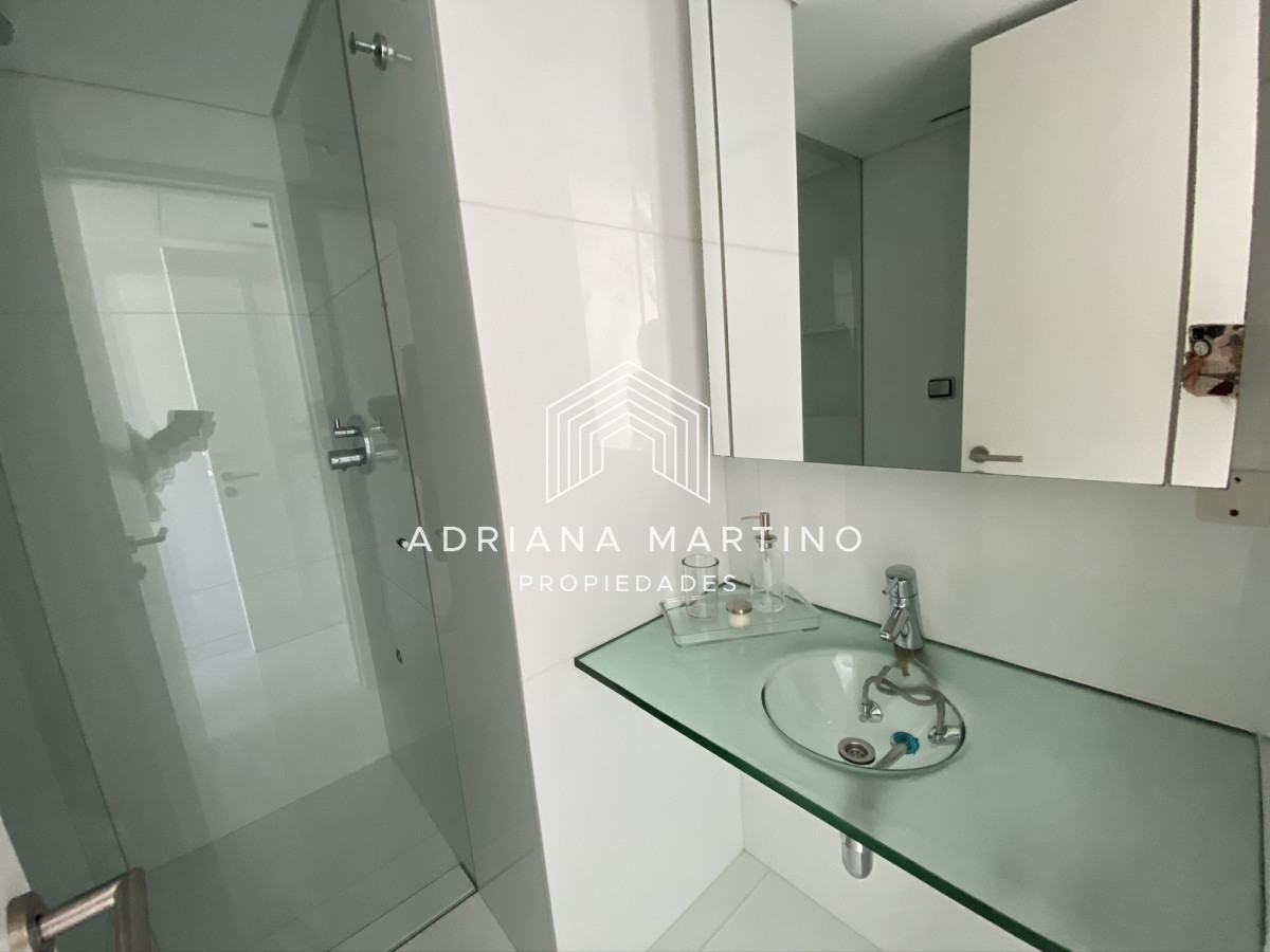 Apartamento ID.37018 - Lujoso Penthouse ubicado frente al mar en la Brava. 