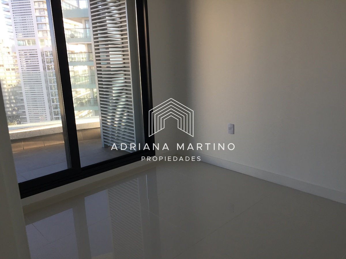 Apartamento ID.36944 - Hermoso apartamento ubicado en Av. Chiverta Punta del Este.