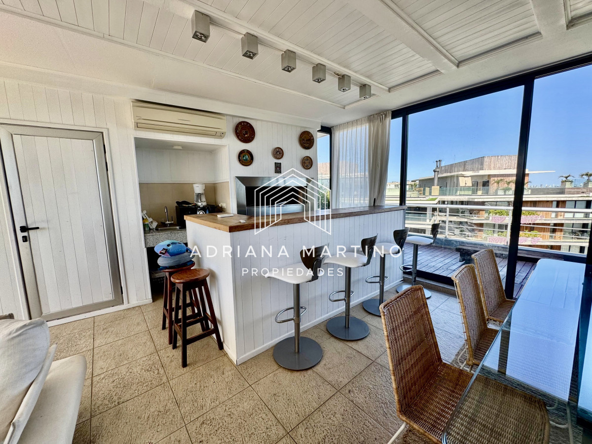 Apartamento ID.67231 - Espectacular Pent House en mansa con vista a la laguna.