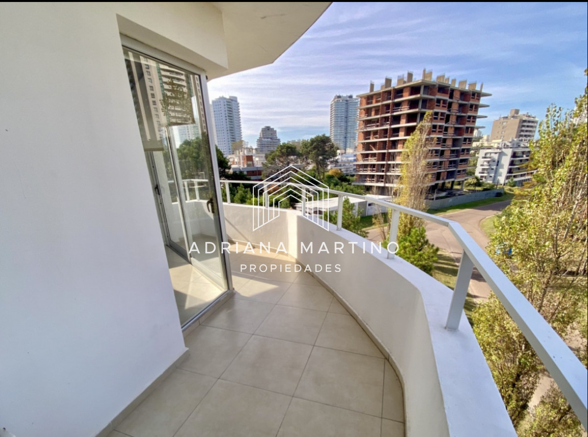 Apartamento ID.69770 - Excelente apartamento en venta a metros de Playa Brava