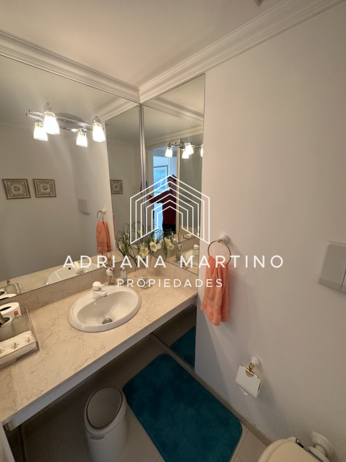 Apartamento ID.70421 - Hermosa y amplia unidad de lujo en el Puerto de Punta del Este