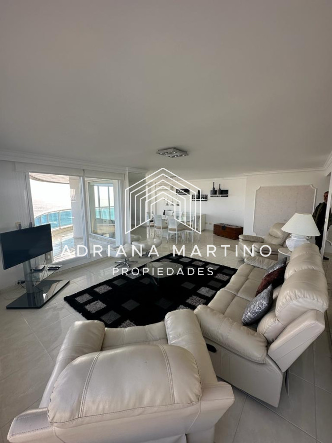 Apartamento ID.69357 - Hermoso y amplio apartamento en playa Mansa, Punta del Este!