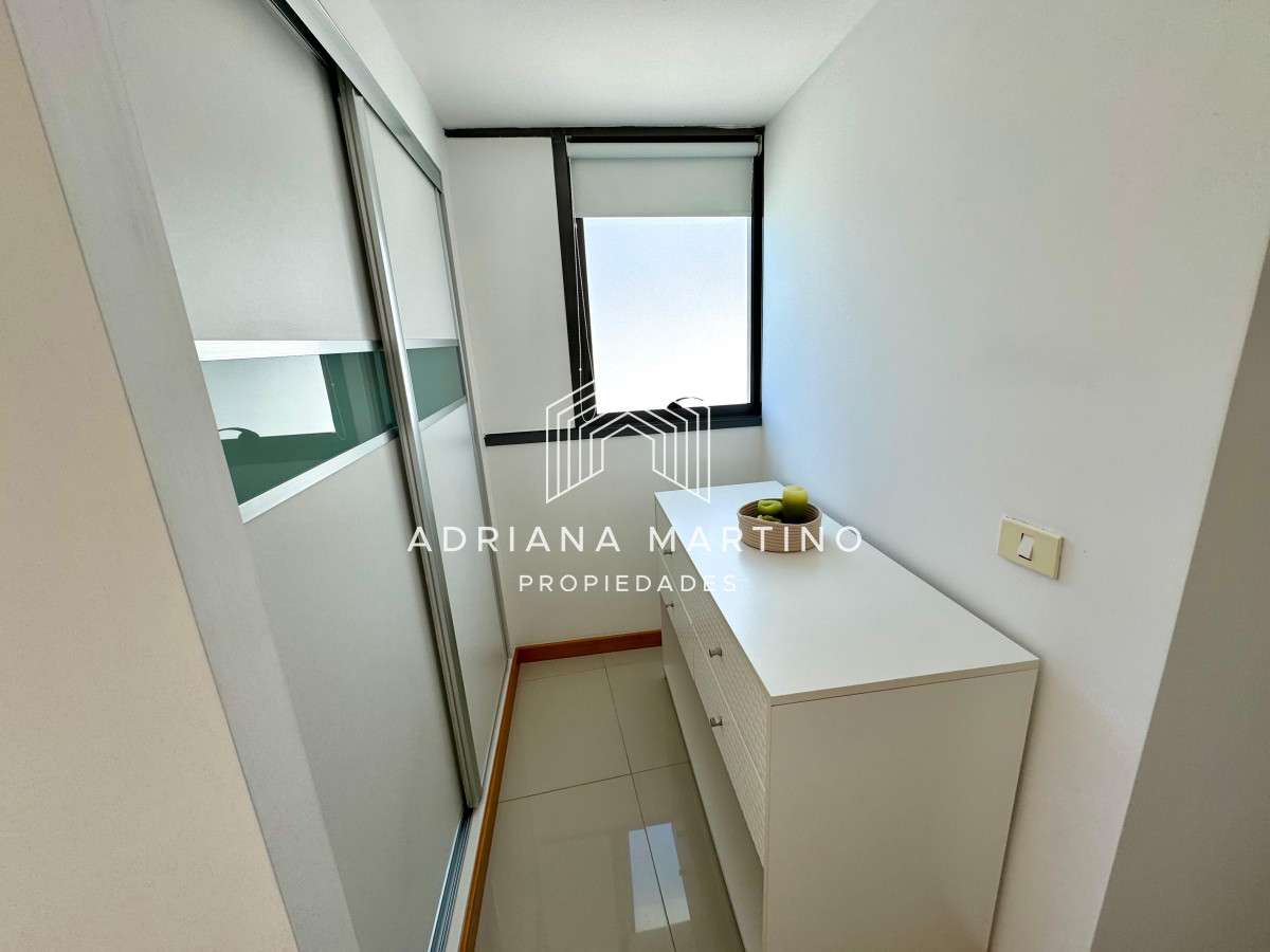 Apartamento ID.71107 - Excelente penthouse duplex en primera línea playa brava 