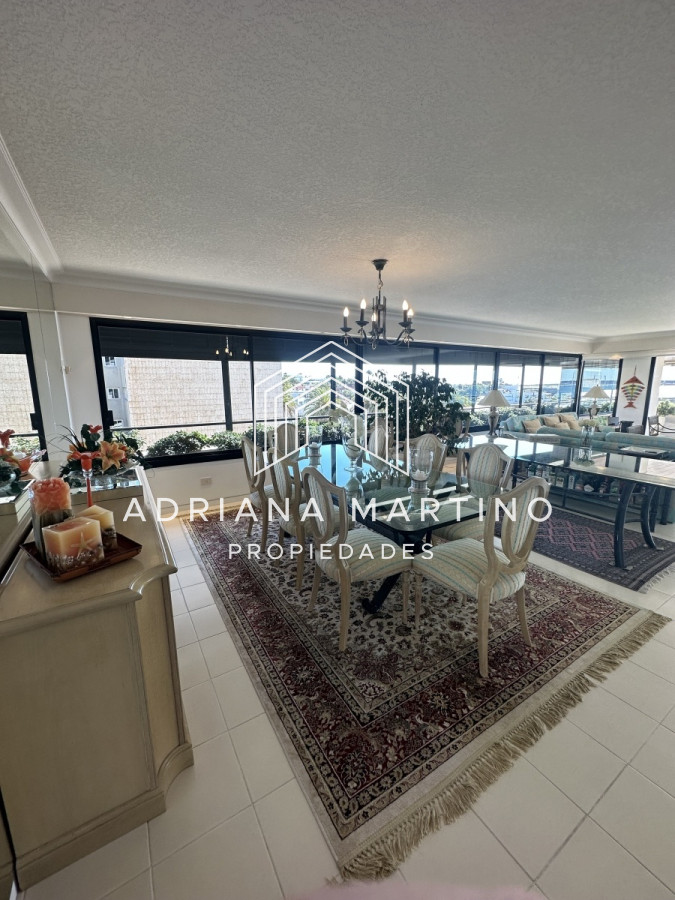 Apartamento ID.70421 - Hermosa y amplia unidad de lujo en el Puerto de Punta del Este