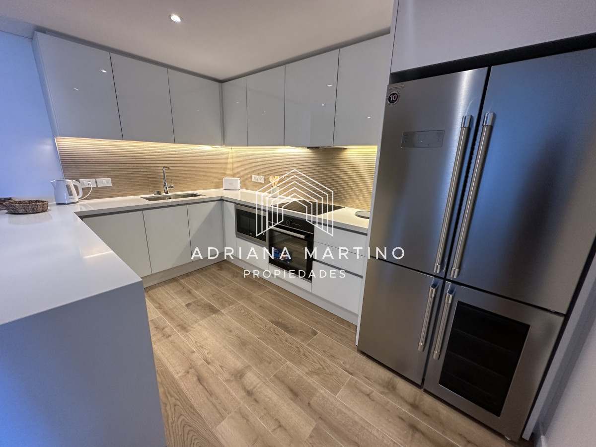 Apartamento ID.70272 - Apartamento de categoría en primera línea brava 