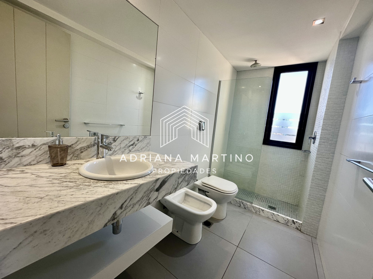 Apartamento ID.71404 - Excelente apartamento a metros de playa brava con vista al mar 