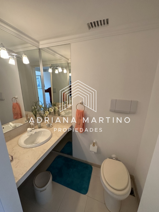 Apartamento ID.70421 - Hermosa y amplia unidad de lujo en el Puerto de Punta del Este