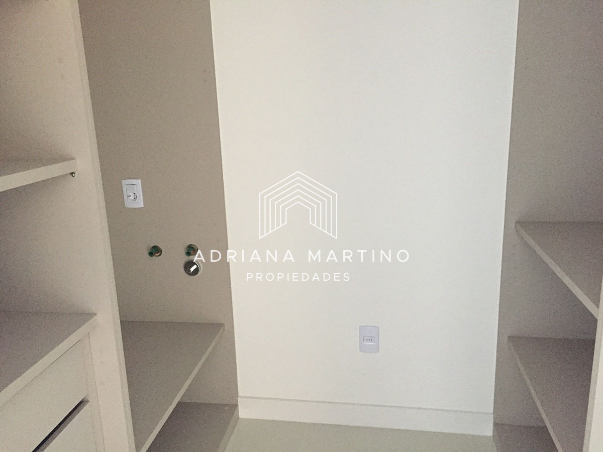Apartamento ID.36946 - Hermoso apartamento sobre Av. Chiverta Punta del Este.