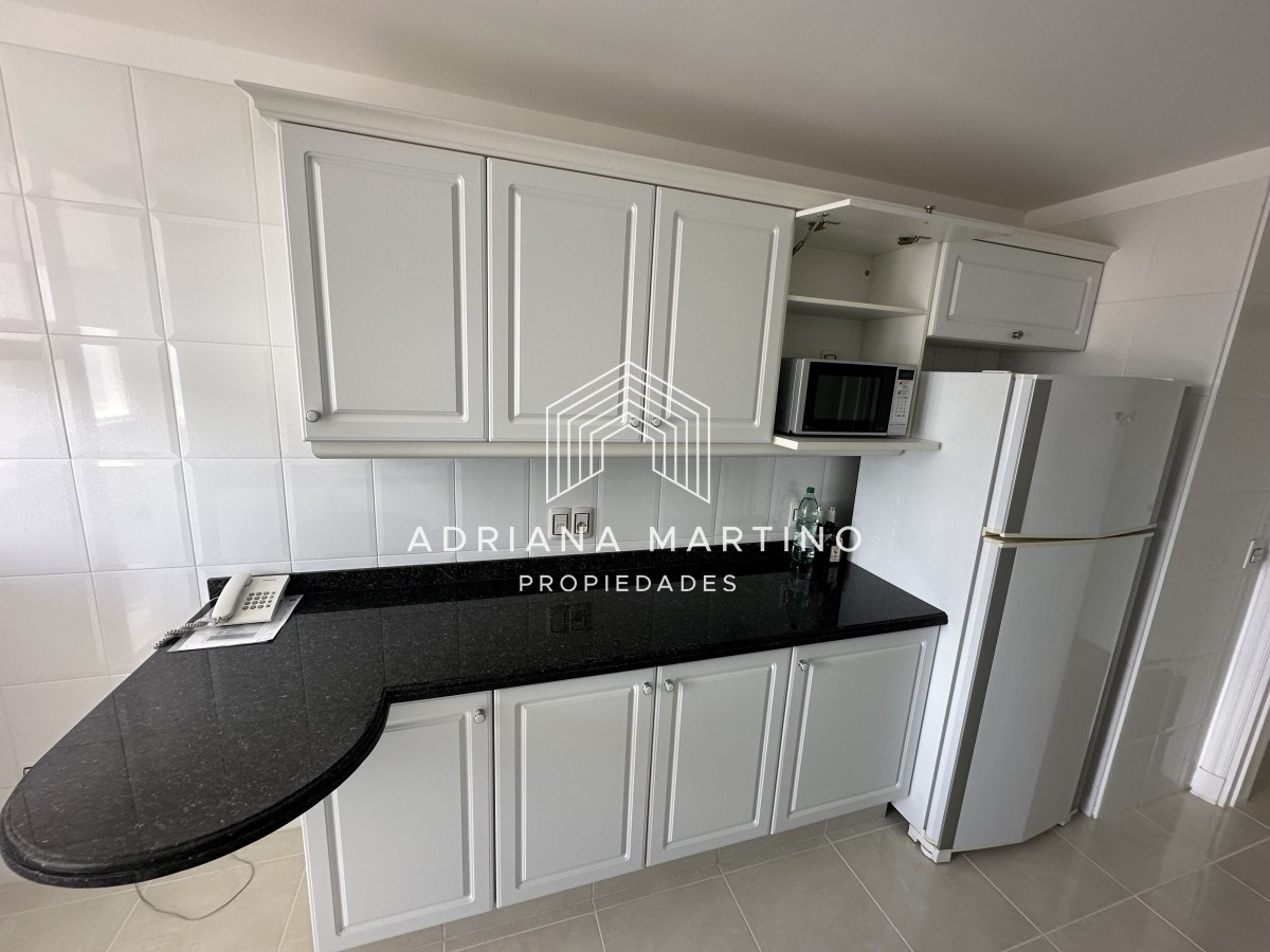 Apartamento ID.69475 - Espectacular apartamento en Mansa Punta del Este, con vista panorámica al mar. 
