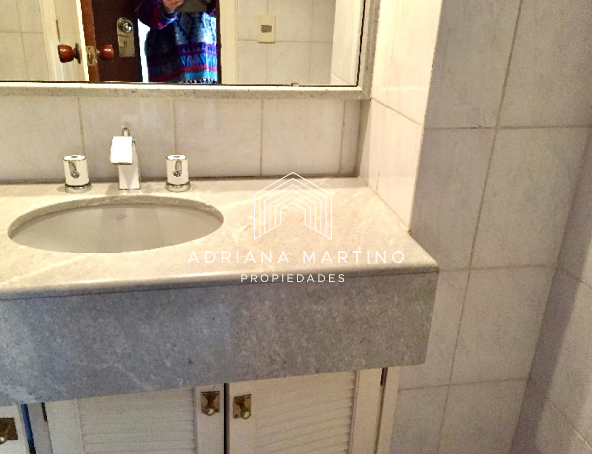 Apartamento ID.35885 - Hermoso apartamento con espectacular vista al mar, ubicado en península de Punta del Este.