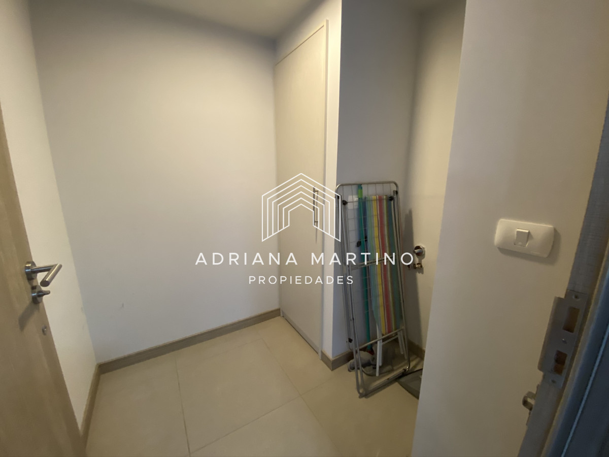 Apartamento ID.69144 - Excelente ubicación muy cerca del mar. Cómodo apartamento . Ambientes iluminados y amplios. 