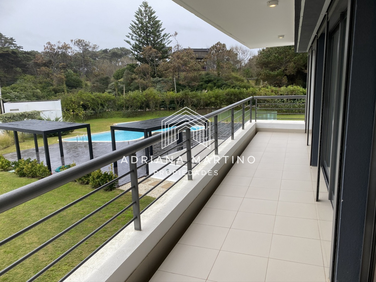 Apartamento ID.69193 - Amplio apartamento de categoria en primera linea a playa brava