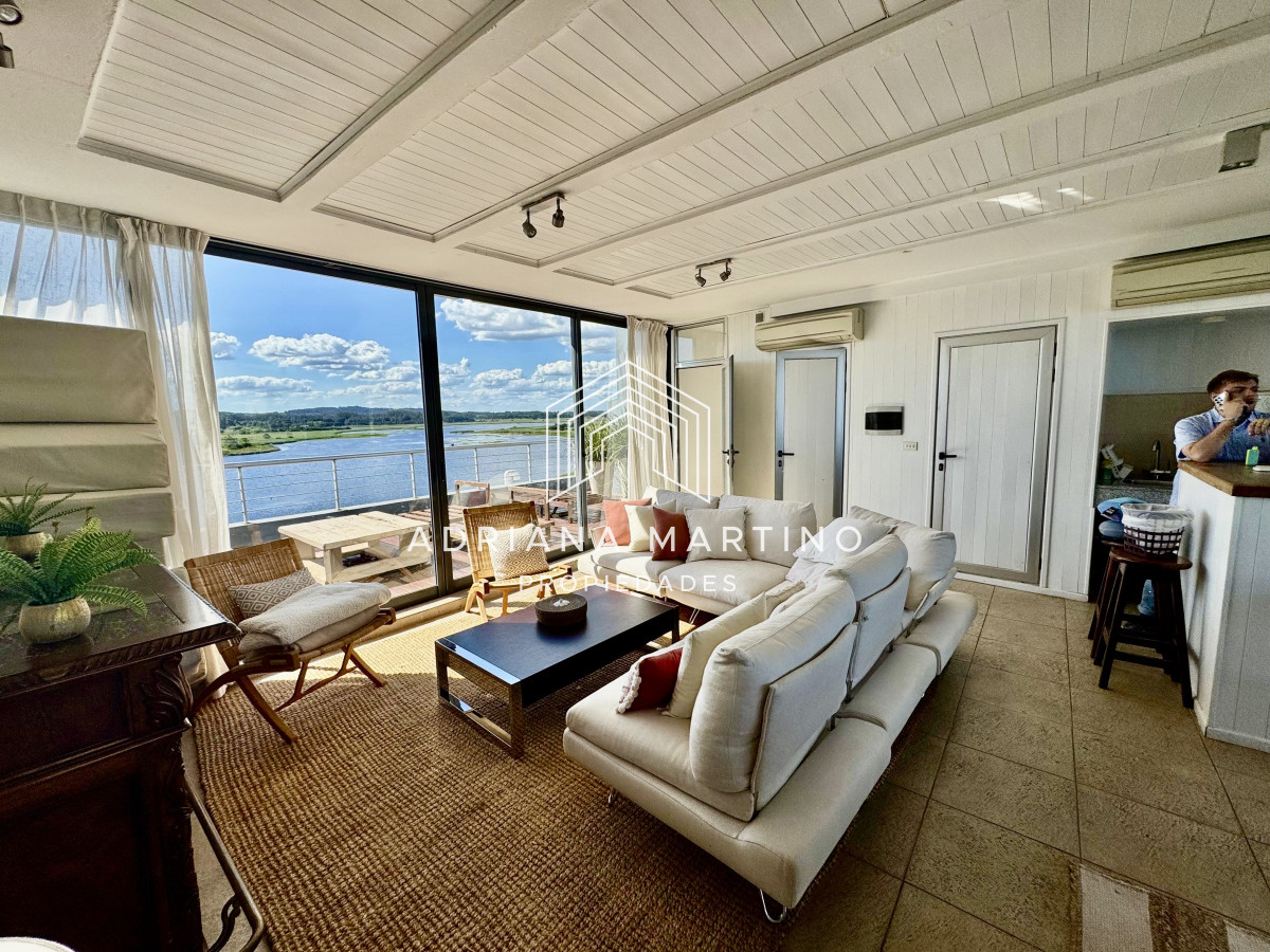 Apartamento ID.67231 - Espectacular Pent House en mansa con vista a la laguna.
