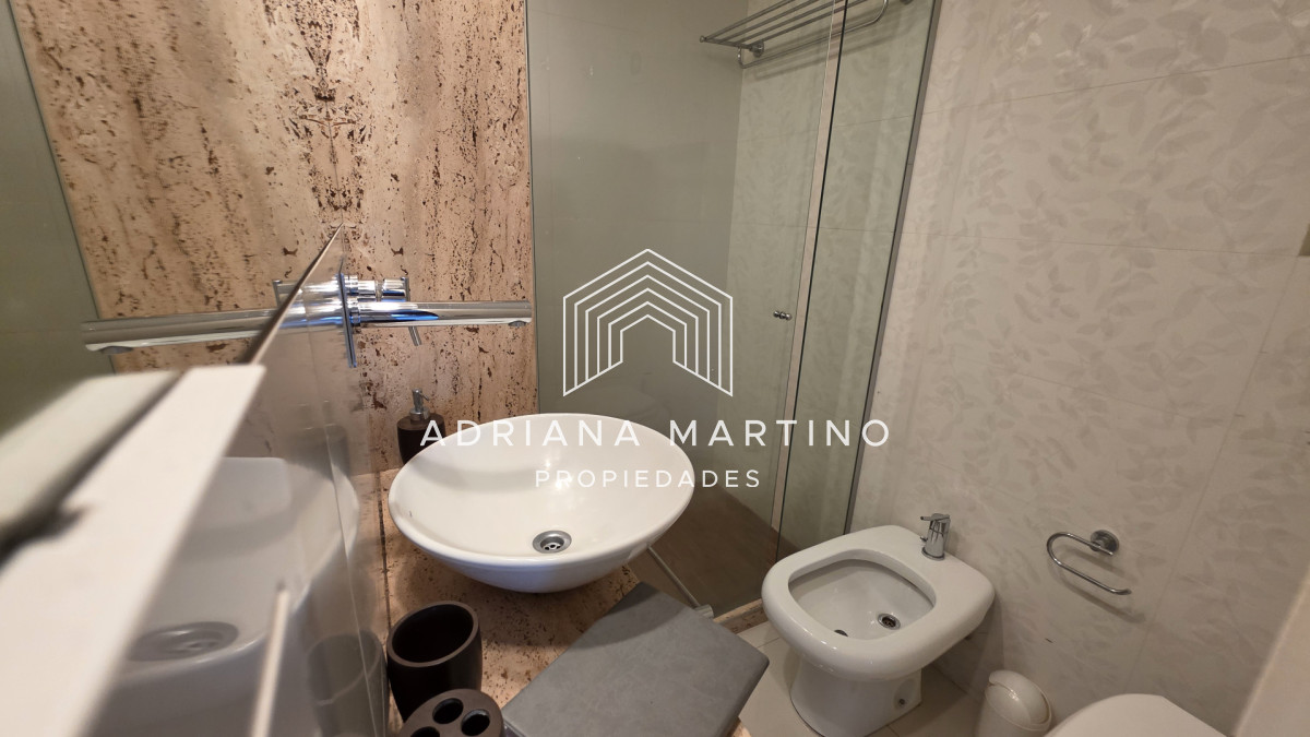 Apartamento ID.71713 - Amplio y luminoso Apto de 3 dormitorios, sobre Roosevelt