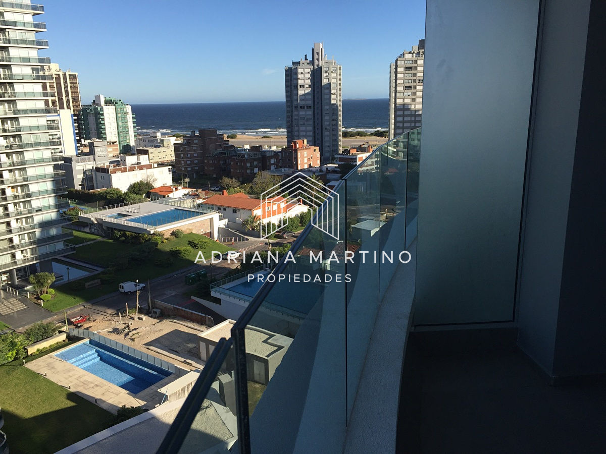 Apartamento ID.36945 - Hermoso apartamento ubicado en avenida Chiverta-Punta del Este.