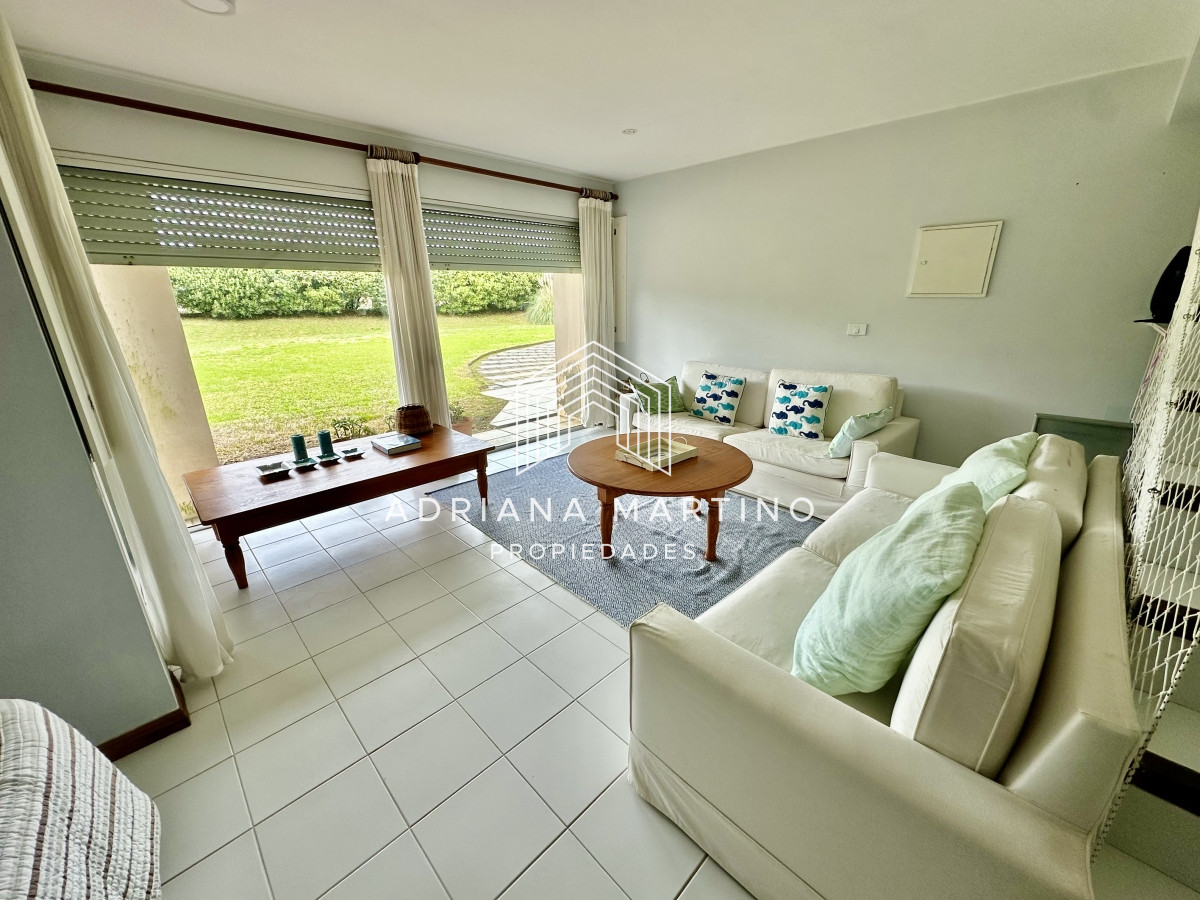Apartamento ID.71014 - Excelente planta en primera línea brava 