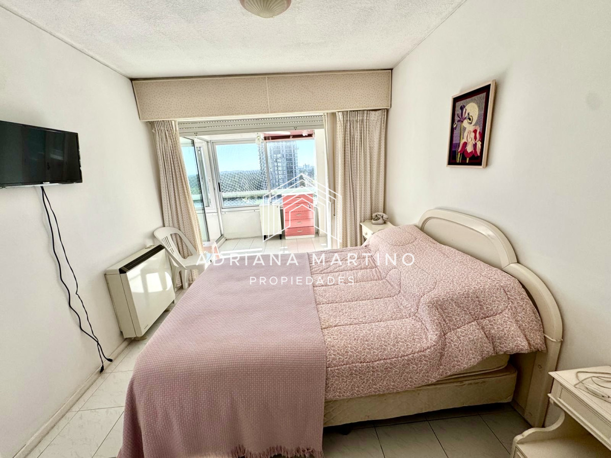 Apartamento ID.71488 - Apartamento en Venta – Punta del Este, Av. Roosevelt