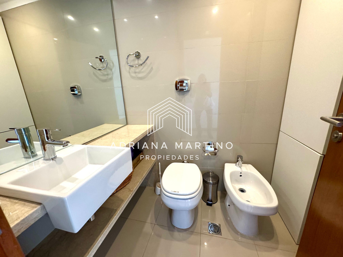 Apartamento ID.71107 - Excelente penthouse duplex en primera línea playa brava 
