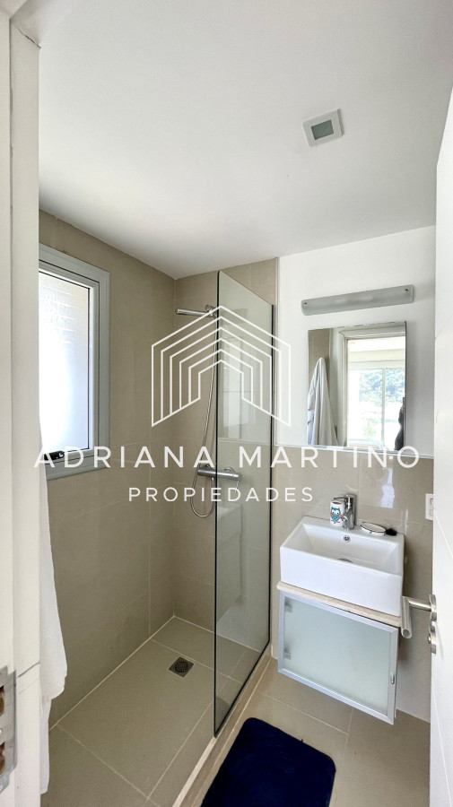 Apartamento ID.71546 - Excelente apartamento en primera línea de Playa Brava, Punta del Este.